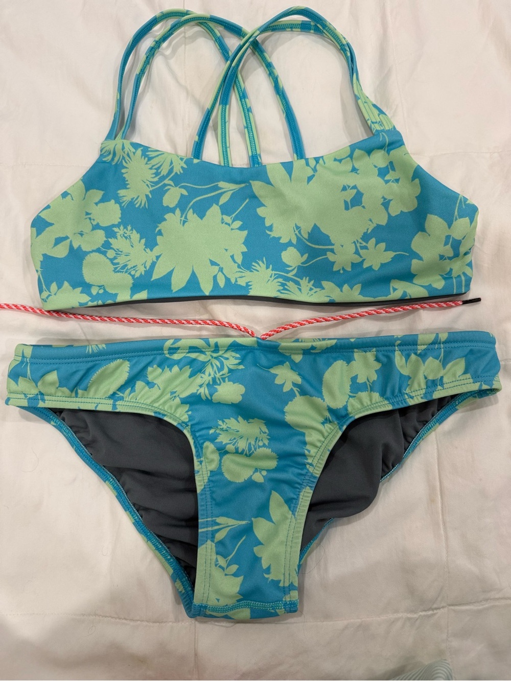 Jolyn Clothing Floral Andy Bottoms, Fendrick Top. Unworn without tags.